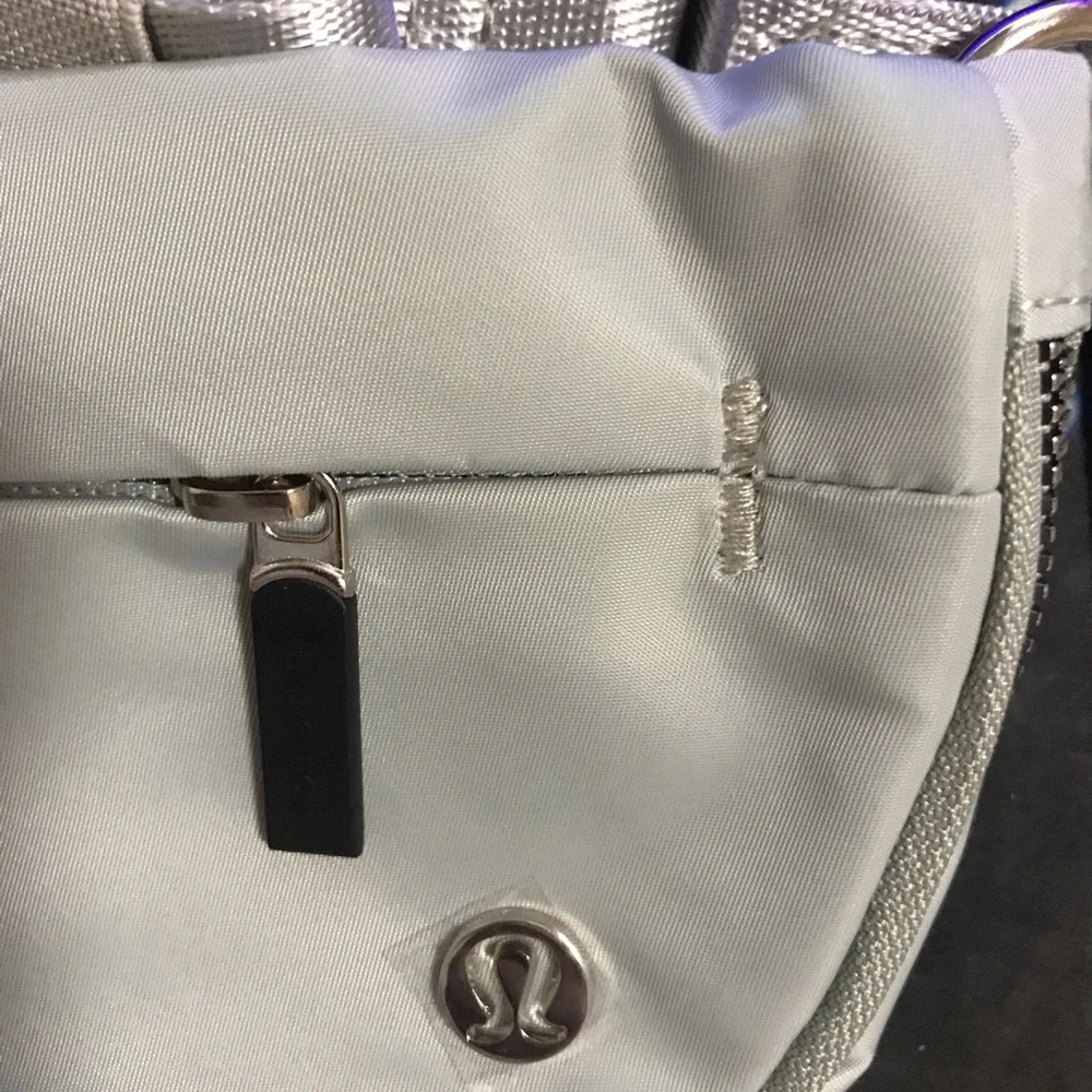 lululemon athletica Light Silver Crossbody Bag All Night Festival Bag Micro 2L